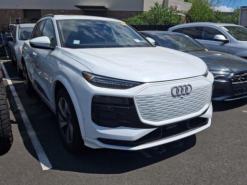 Glacier White 2025 Audi Q6 e-tron Premium Plus quattro