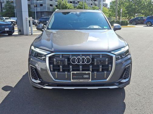 2025 Audi Q7 45 Premium