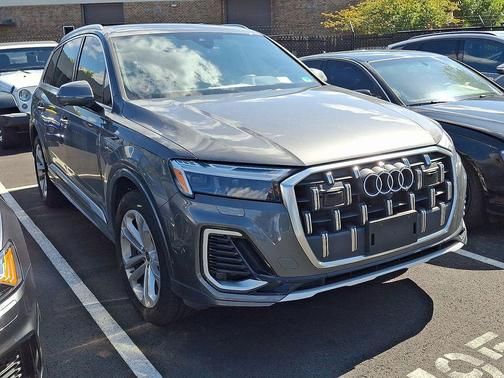 2025 Audi Q7 45 Premium