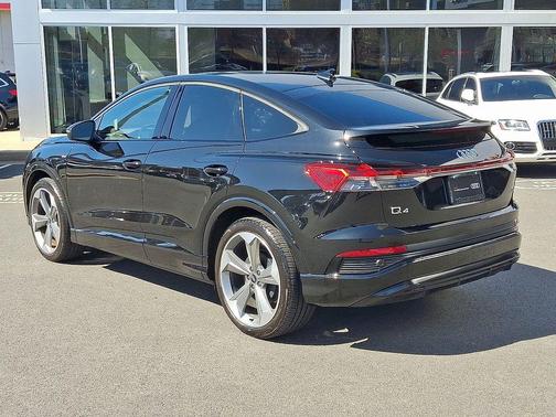 Mythos Black Metallic 2025 Audi Q4 e-tron Sportback Premium Plus 55 quattro