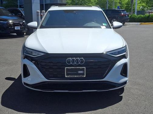 2024 Audi Q8 e-tron Premium