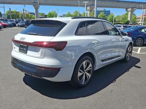 2024 Audi Q8 e-tron Premium