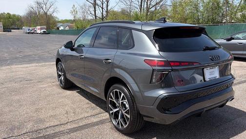 Daytona Gray Pearl Effect 2026 Audi Q3 TFSI quattro S tronic