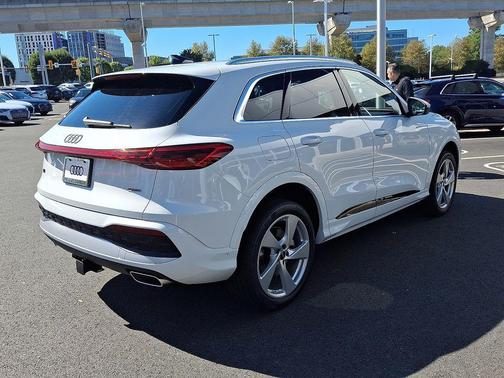2025 Audi Q5 Premium Plus