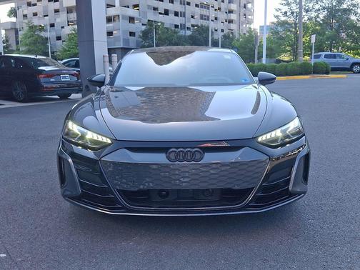 Daytona Gray Pearl Effect 2023 Audi RS e-tron GT quattro