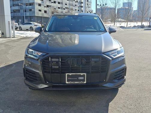 2022 Audi Q7 45 Premium Plus