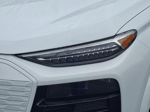2025 Audi Q6 e-tron Premium Plus quattro