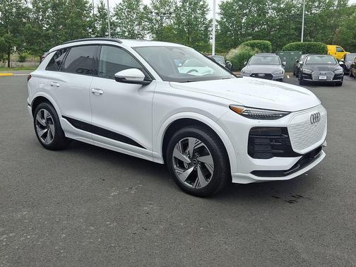 2025 Audi Q6 e-tron Premium Plus quattro