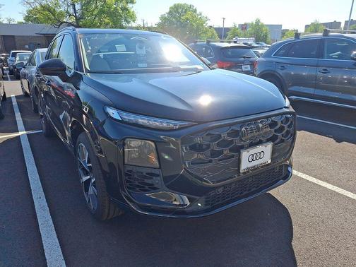Mythos Black Metallic 2026 Audi Q3 TFSI quattro S tronic