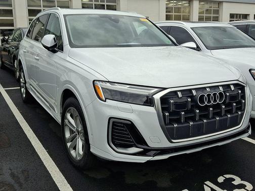 2025 Audi Q7 55 Premium Plus