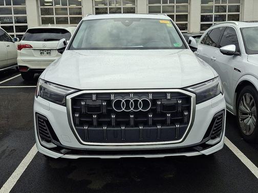 2025 Audi Q7 55 Premium Plus
