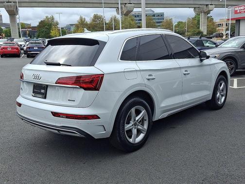 2022 Audi Q5 40 Premium