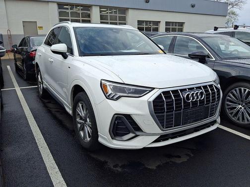 Ibis White 2023 Audi Q3 Premium 45 TFSI S line quattro Tiptronic