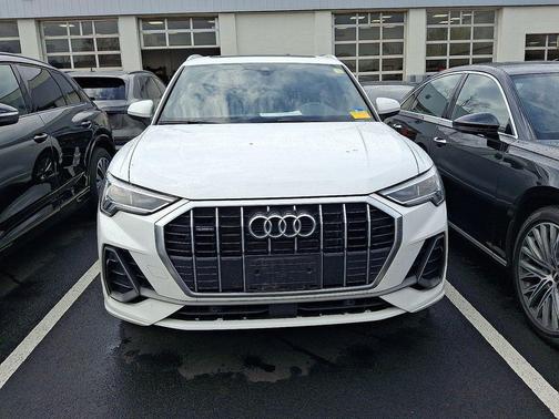 Ibis White 2023 Audi Q3 Premium 45 TFSI S line quattro Tiptronic