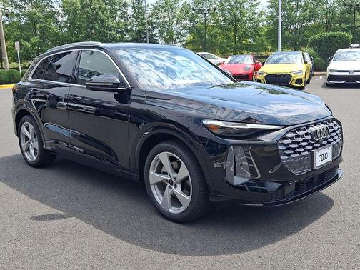 Mythos Black Metallic 2026 Audi Q5 Prestige TFSI quattro S tronic