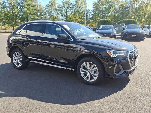 2025 Audi Q3 Premium 45 TFSI S line quattro Tiptronic