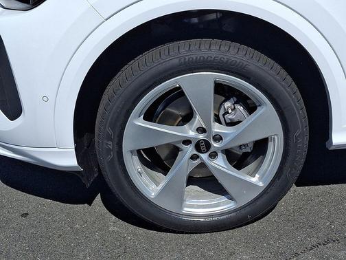 Arkona White 2026 Audi Q5 Premium Plus TFSI quattro S tronic