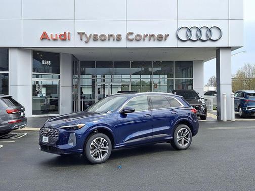 Navarra Blue Metallic 2026 Audi Q5 Premium Plus TFSI quattro S tronic