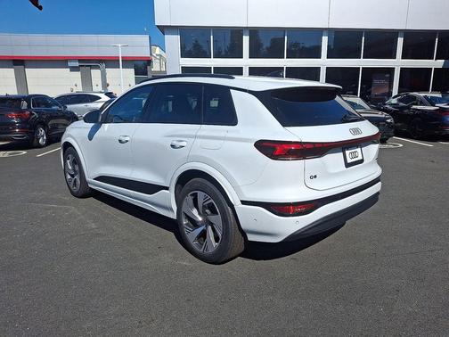2025 Audi Q6 e-tron Prestige quattro