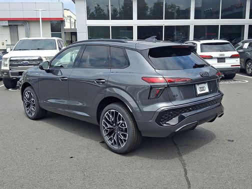 Daytona Gray Pearl Effect 2026 Audi Q3 TFSI quattro S tronic