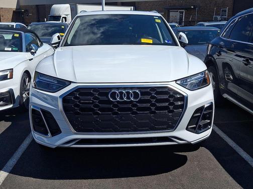 2023 Audi Q5 45 S line Premium