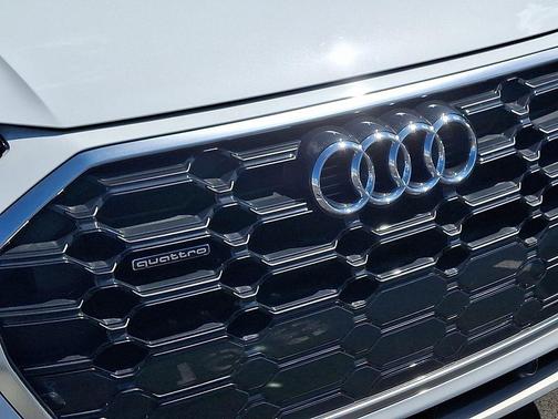 2023 Audi Q5 45 S line Premium
