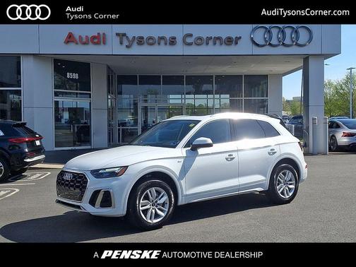 Glacier White Metallic 2023 Audi Q5 45 S line Premium