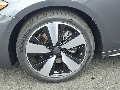 Daytona Gray Pearl Effect 2026 Audi A5 Premium Plus TFSI quattro S tronic