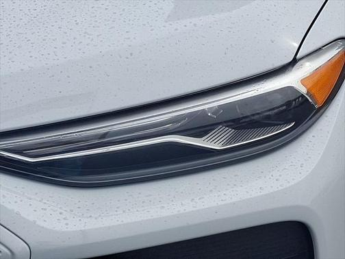 2025 Audi Q6 e-tron Premium quattro
