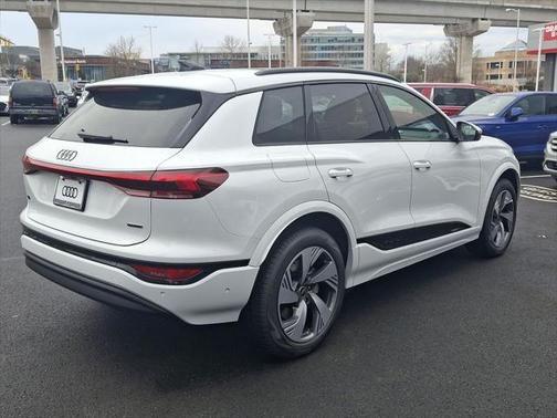 2025 Audi Q6 e-tron Premium quattro