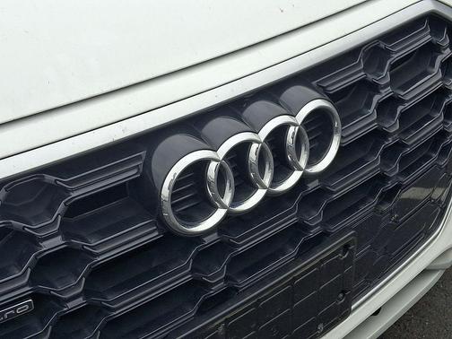 2022 Audi Q5 45 S line Premium