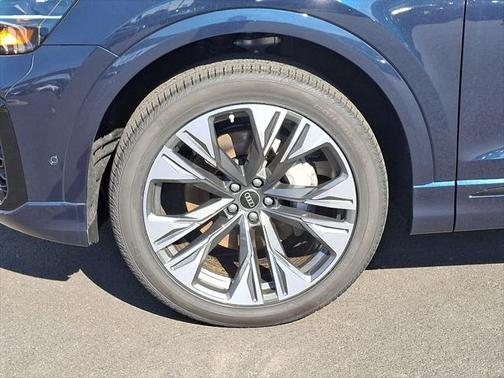 2025 Audi Q8 55 Premium Plus