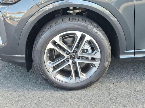 Tambora Gray Metallic 2026 Audi Q5 Premium TFSI quattro S tronic