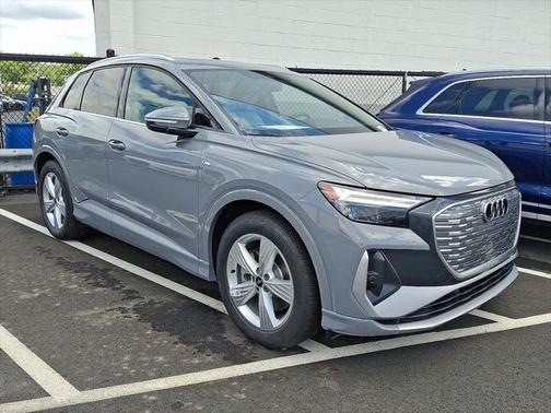 2025 Audi Q4 e-tron Premium 55 quattro
