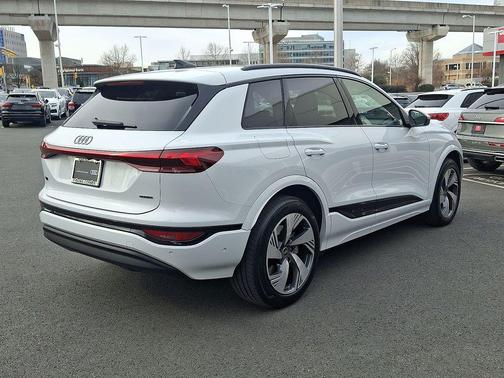 2025 Audi Q6 e-tron Premium Plus quattro