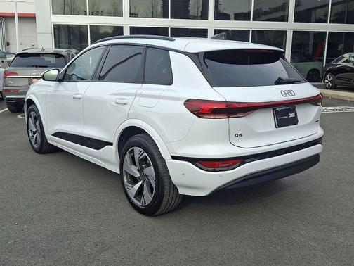 2025 Audi Q6 e-tron Premium Plus quattro