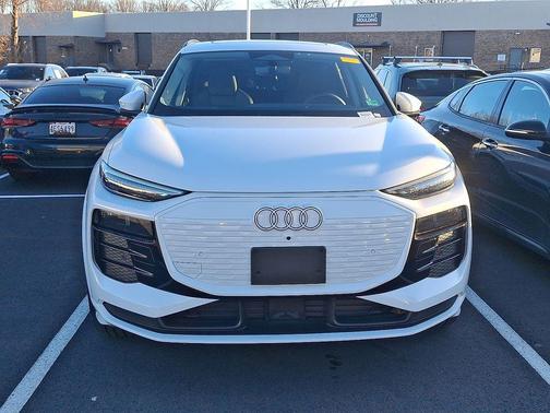 2025 Audi Q6 e-tron Premium Plus quattro