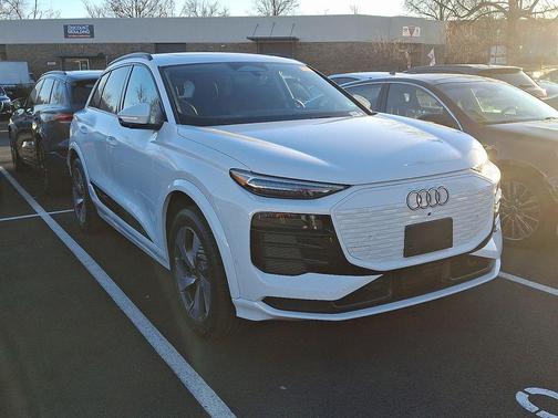 2025 Audi Q6 e-tron Premium Plus quattro
