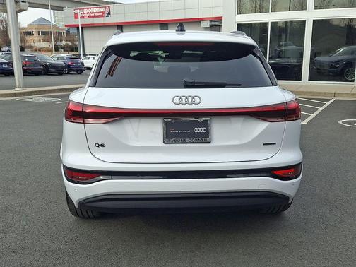 2025 Audi Q6 e-tron Premium Plus quattro