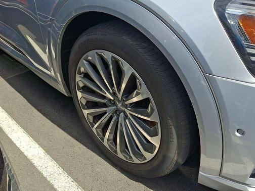 Florett Silver Metallic 2019 Audi e-tron Premium Plus