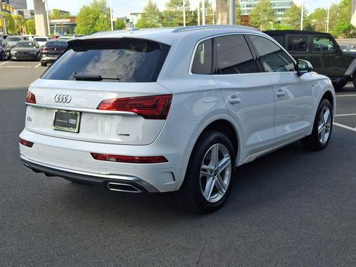 Arkona White 2024 Audi Q5 55 S line Premium