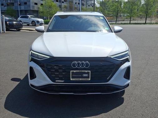 2024 Audi Q8 e-tron Premium Plus