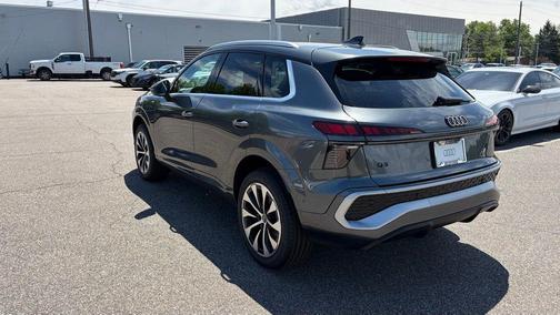 Daytona Gray Pearl Effect 2026 Audi Q3 TFSI quattro S tronic