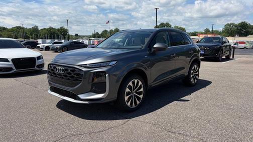 Daytona Gray Pearl Effect 2026 Audi Q3 TFSI quattro S tronic