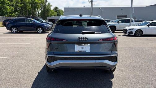 Daytona Gray Pearl Effect 2026 Audi Q3 TFSI quattro S tronic