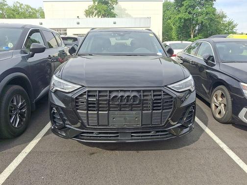 Mythos Black Metallic 2025 Audi Q3 Premium 45 TFSI S line quattro Tiptronic