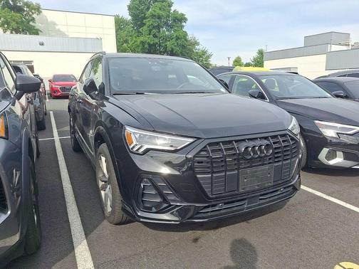 Mythos Black Metallic 2025 Audi Q3 Premium 45 TFSI S line quattro Tiptronic
