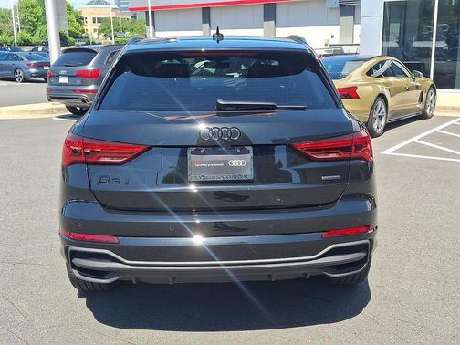 Mythos Black Metallic 2025 Audi Q3 Premium 45 TFSI S line quattro Tiptronic