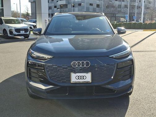 2025 Audi Q6 e-tron Premium Plus quattro