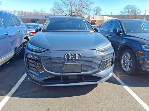 2025 Audi Q6 e-tron Premium Plus quattro